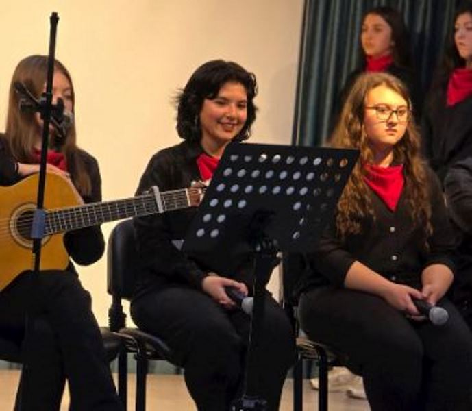 ŞUHUT'TA 24 KASIM ÖĞRETMENLER GÜNÜ KUTLAMA PROGRAMI DÜZENLENDİ