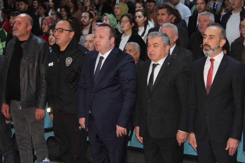 ŞUHUT'TA 24 KASIM ÖĞRETMENLER GÜNÜ KUTLAMA PROGRAMI DÜZENLENDİ