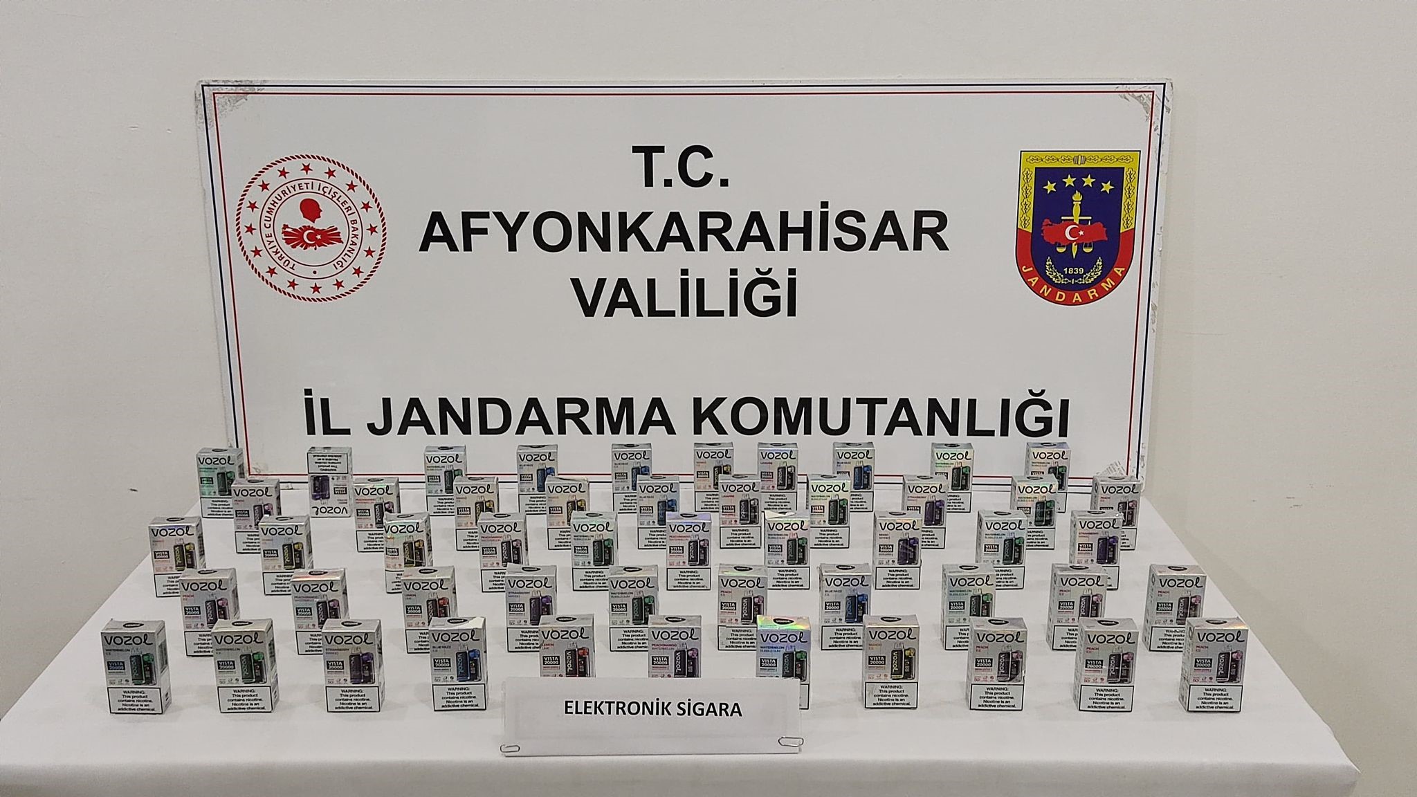ÇOBANLAR'DA KAÇAK ELEKTRONİK SİGARA OPERASYONU!