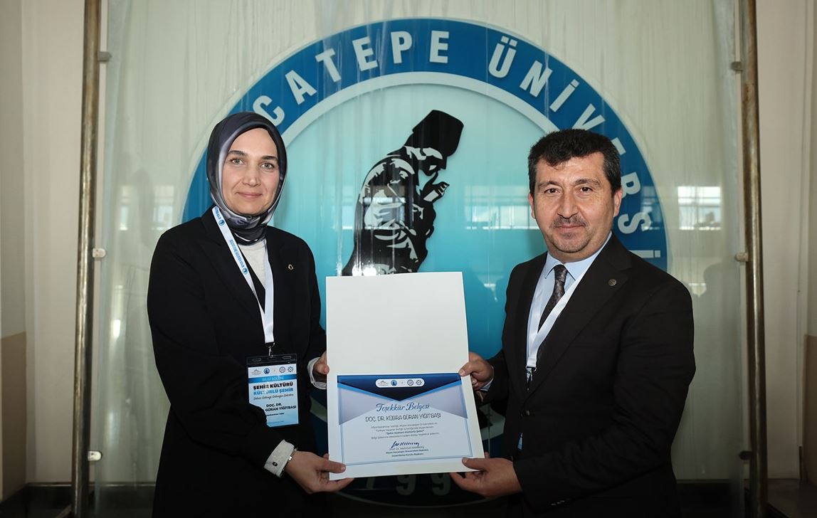 "ŞEHİR KÜLTÜRÜ KÜLTÜRLÜ ŞEHİR BİLGİ ŞÖLENİ" VALİ YİĞİTBAŞI'NIN KATILIMIYLA BAŞLADI