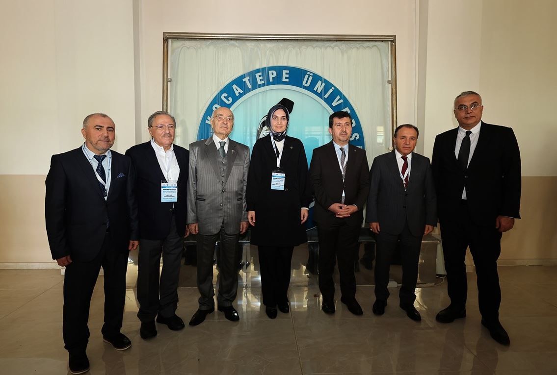 "ŞEHİR KÜLTÜRÜ KÜLTÜRLÜ ŞEHİR BİLGİ ŞÖLENİ" VALİ YİĞİTBAŞI'NIN KATILIMIYLA BAŞLADI