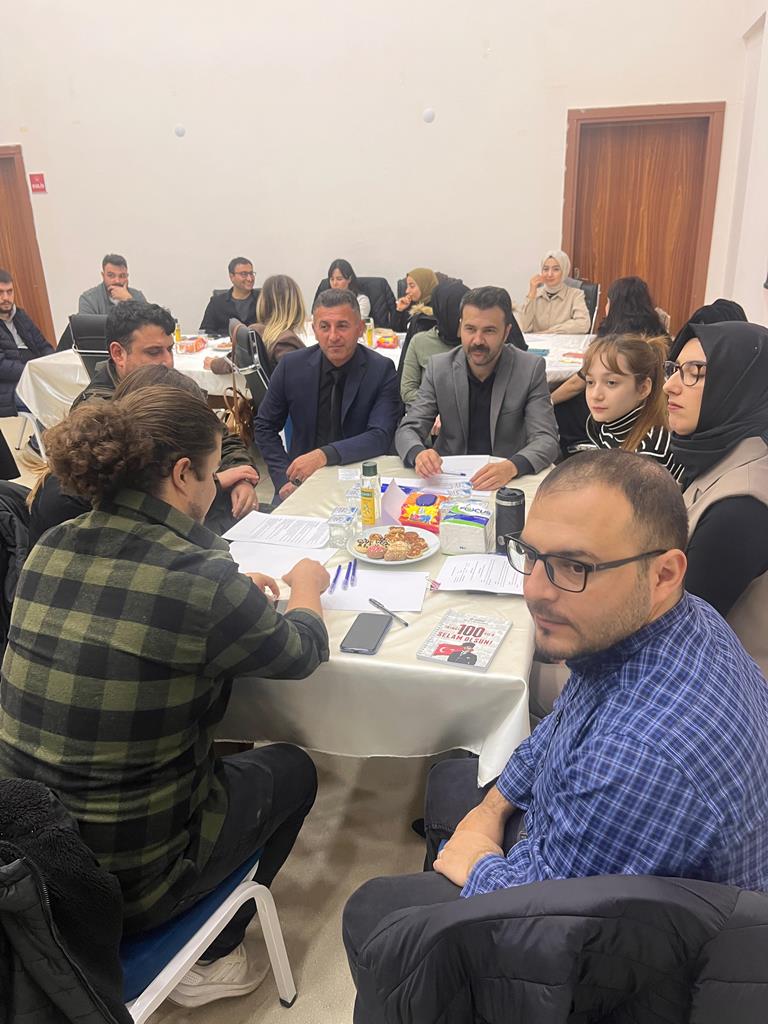 SOSYAL HİZMETLERDE FİKİR ATÖLYELERİ ÇALIŞMALARI GERÇEKLEŞTİRİLİYOR