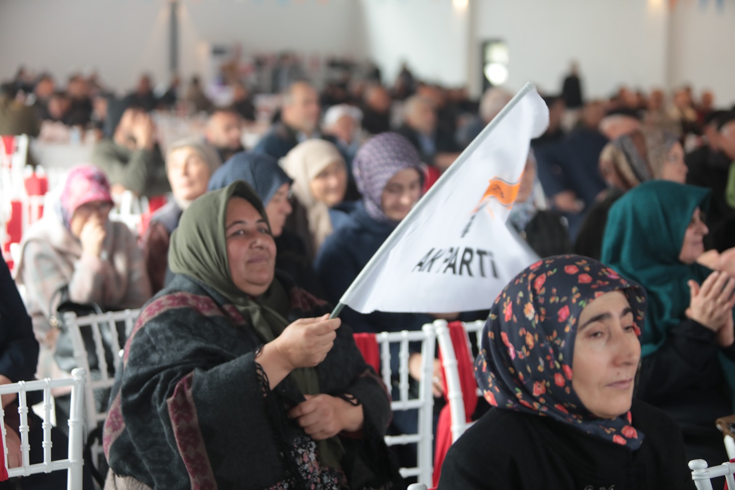 AK PARTİ ÇAY İLÇE TEŞKİLATINDA GÖREV DEĞİŞİMİ
