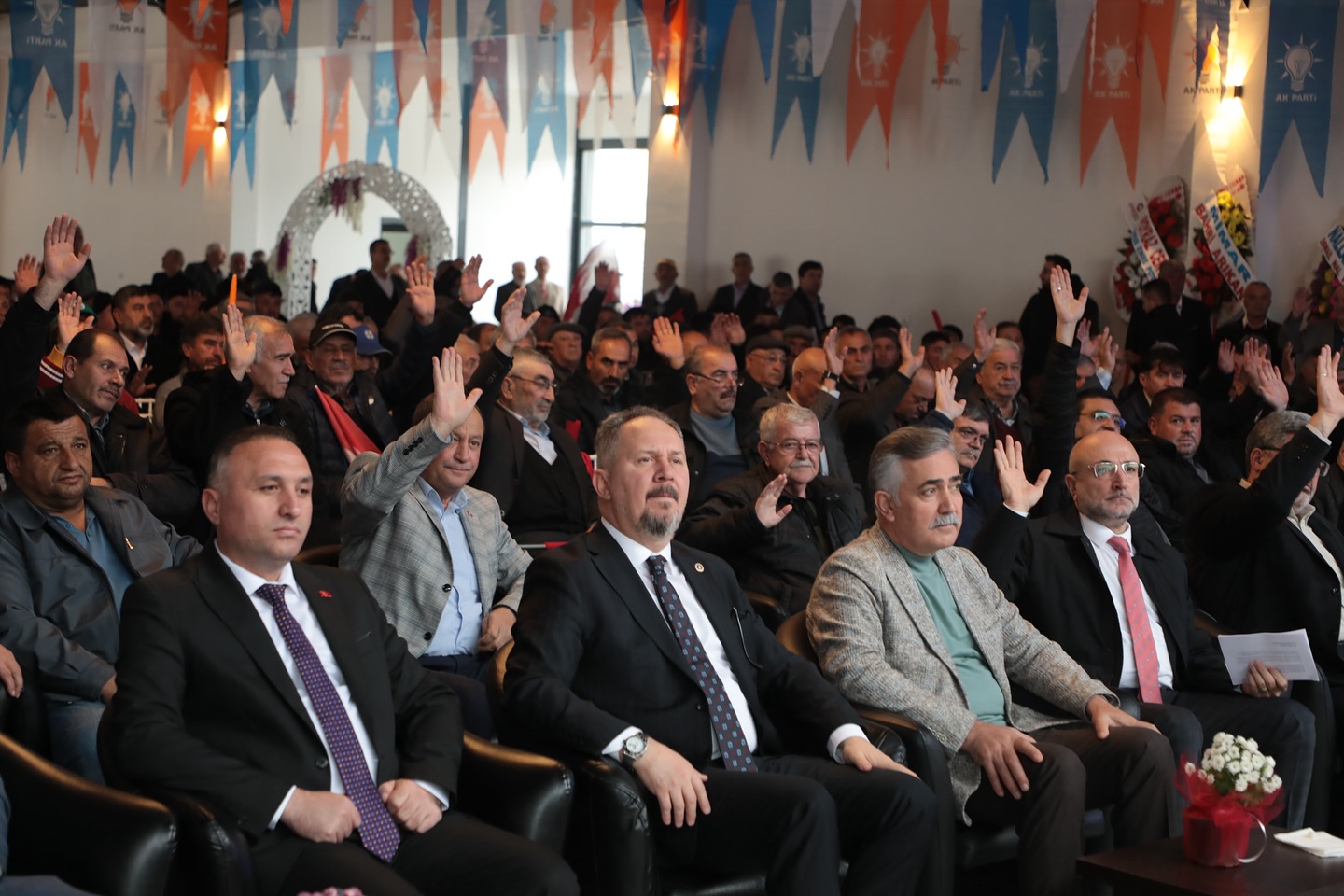 AK PARTİ ÇAY İLÇE TEŞKİLATINDA GÖREV DEĞİŞİMİ