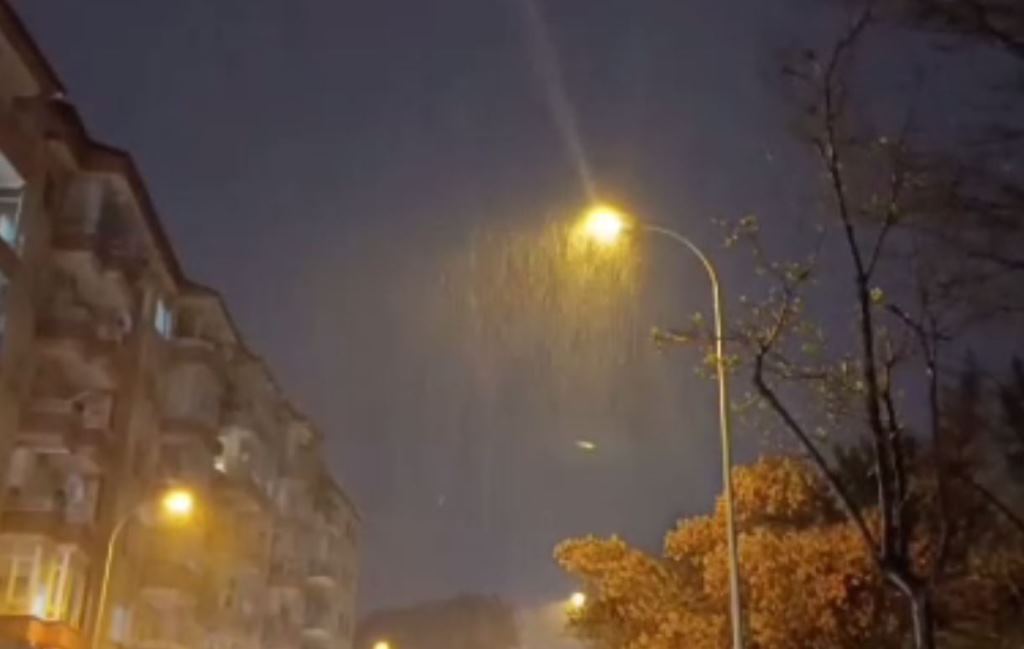 AFYONKARAHİSAR'DA BEKLENEN KAR YAĞIŞI BAŞLADI