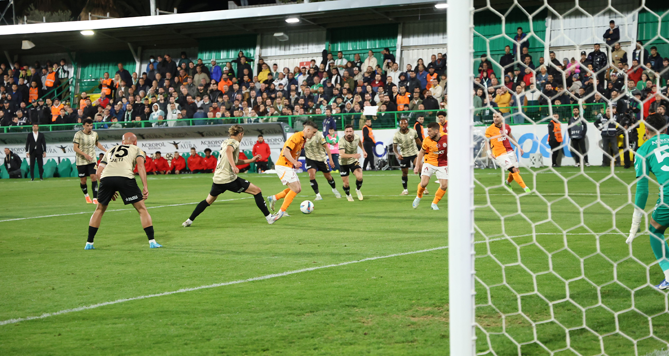 İZMİR’DE KİLİDİ BATSHUAYİ AÇTI!  GALATASARAY 3 PUANI TEK GOLLE ALDI