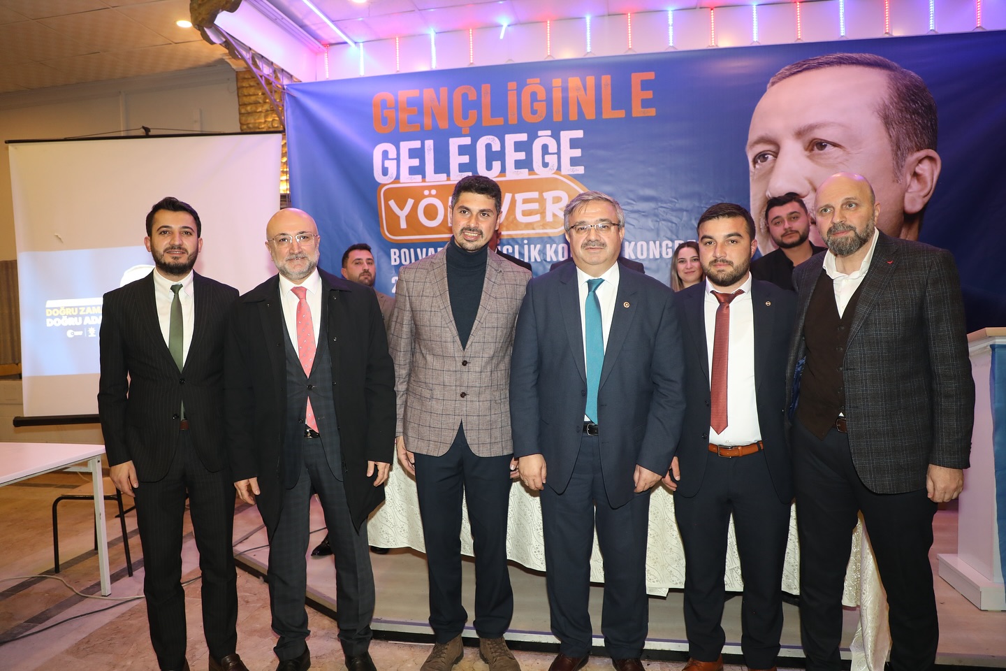 BOLVADİN’DE TOY HAVASINDA KONGRE