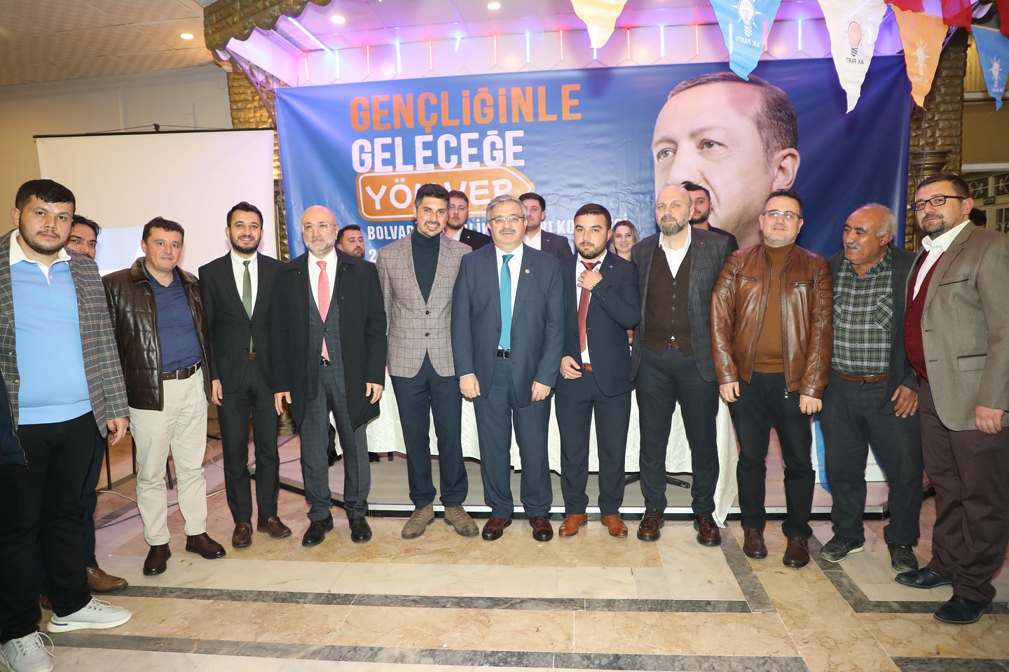BOLVADİN’DE TOY HAVASINDA KONGRE