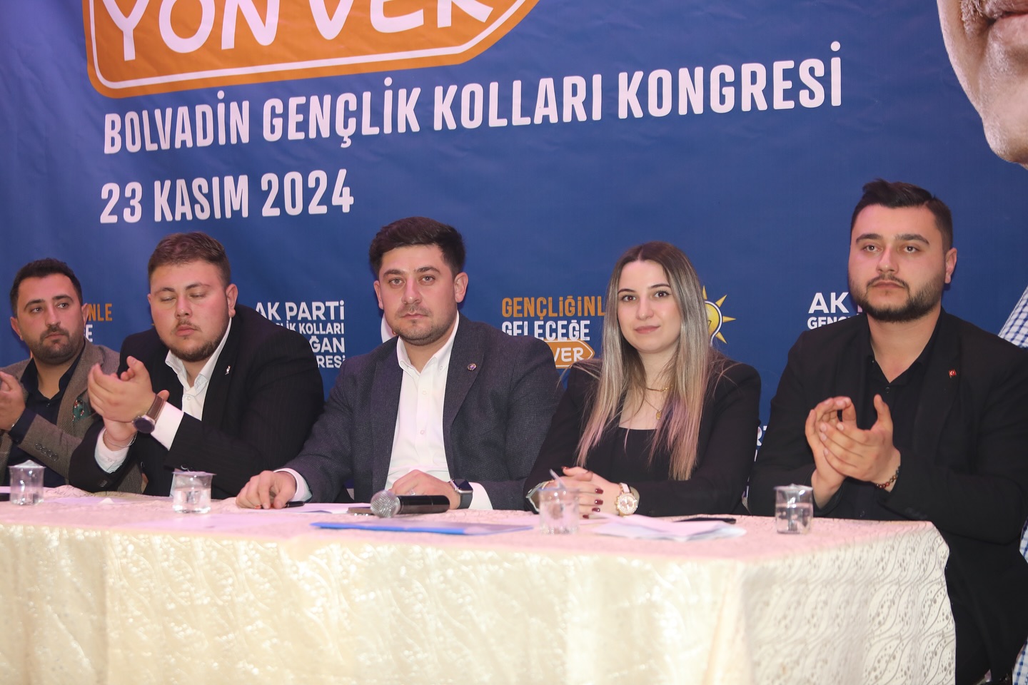 BOLVADİN’DE TOY HAVASINDA KONGRE
