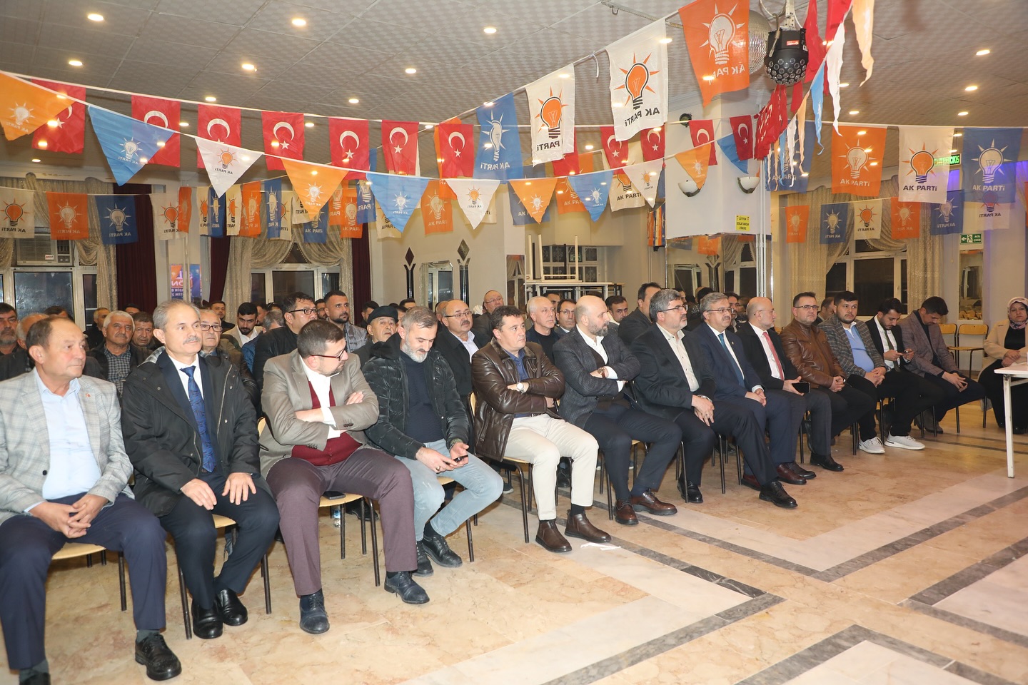 BOLVADİN’DE TOY HAVASINDA KONGRE