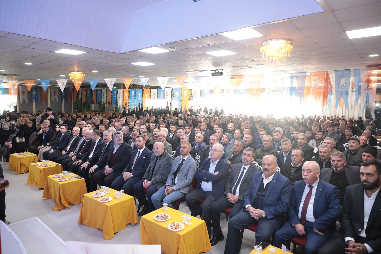 Dinar İlçesinde Kongre Heyecanı Yaşandı
