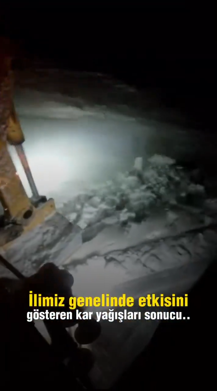 Afyonkarahisar’da 41 Köyde Kar Temizleme Çalışmaları Sürüyor 