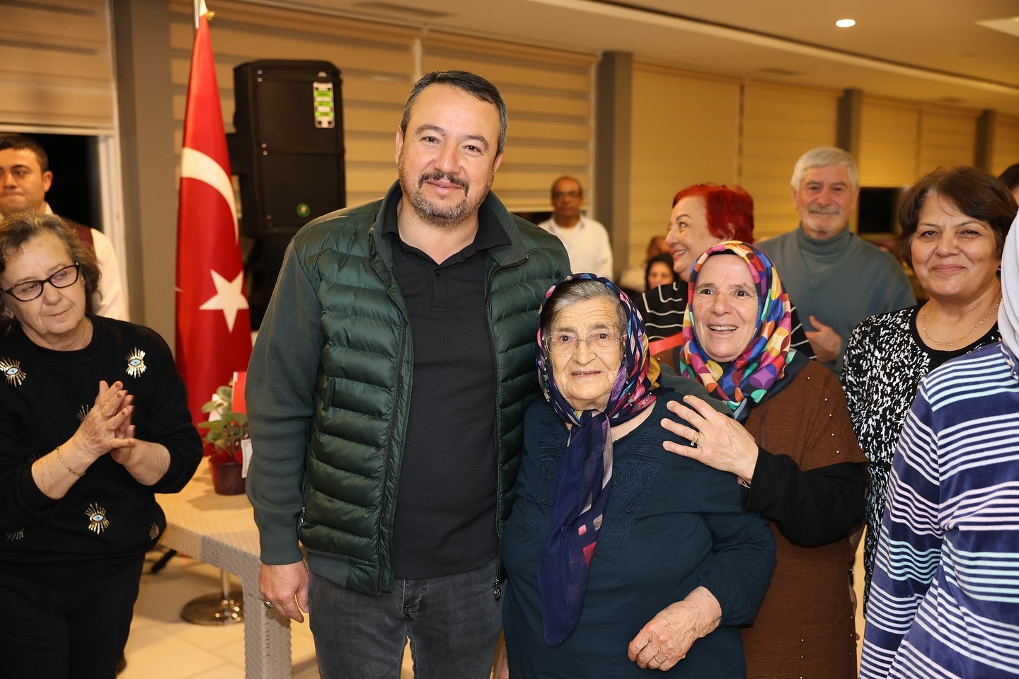 BAŞKAN ÖZTAŞ’TAN EMEKLİ ÖĞRETMENLERE ZİYARET GERÇEKLEŞTİRDİ