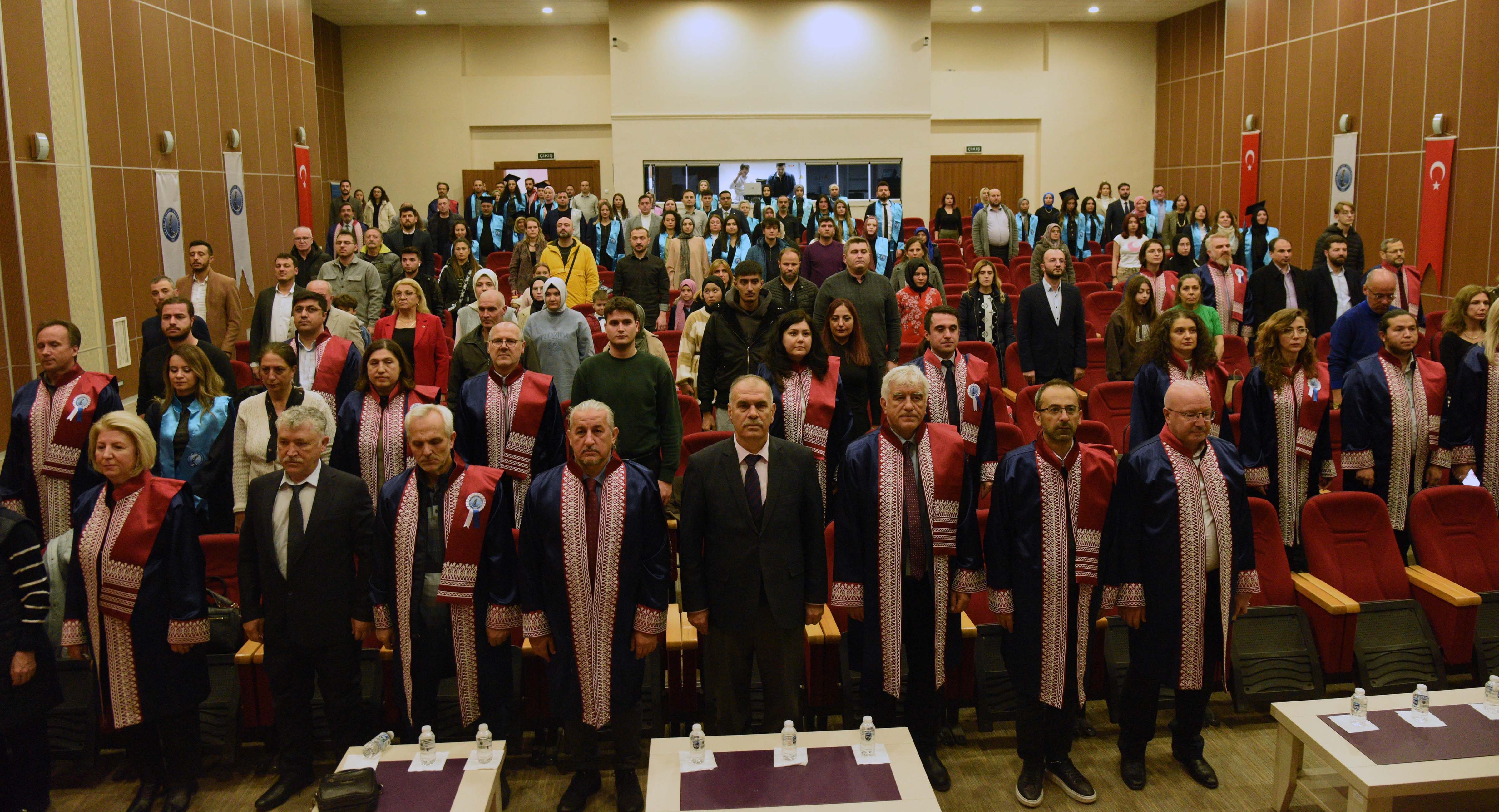 AKÜ SOSYAL BİLİMLER ENSTİTÜSÜNDE MEZUNİYET TÖRENİ GERÇEKLEŞTİRİLDİ