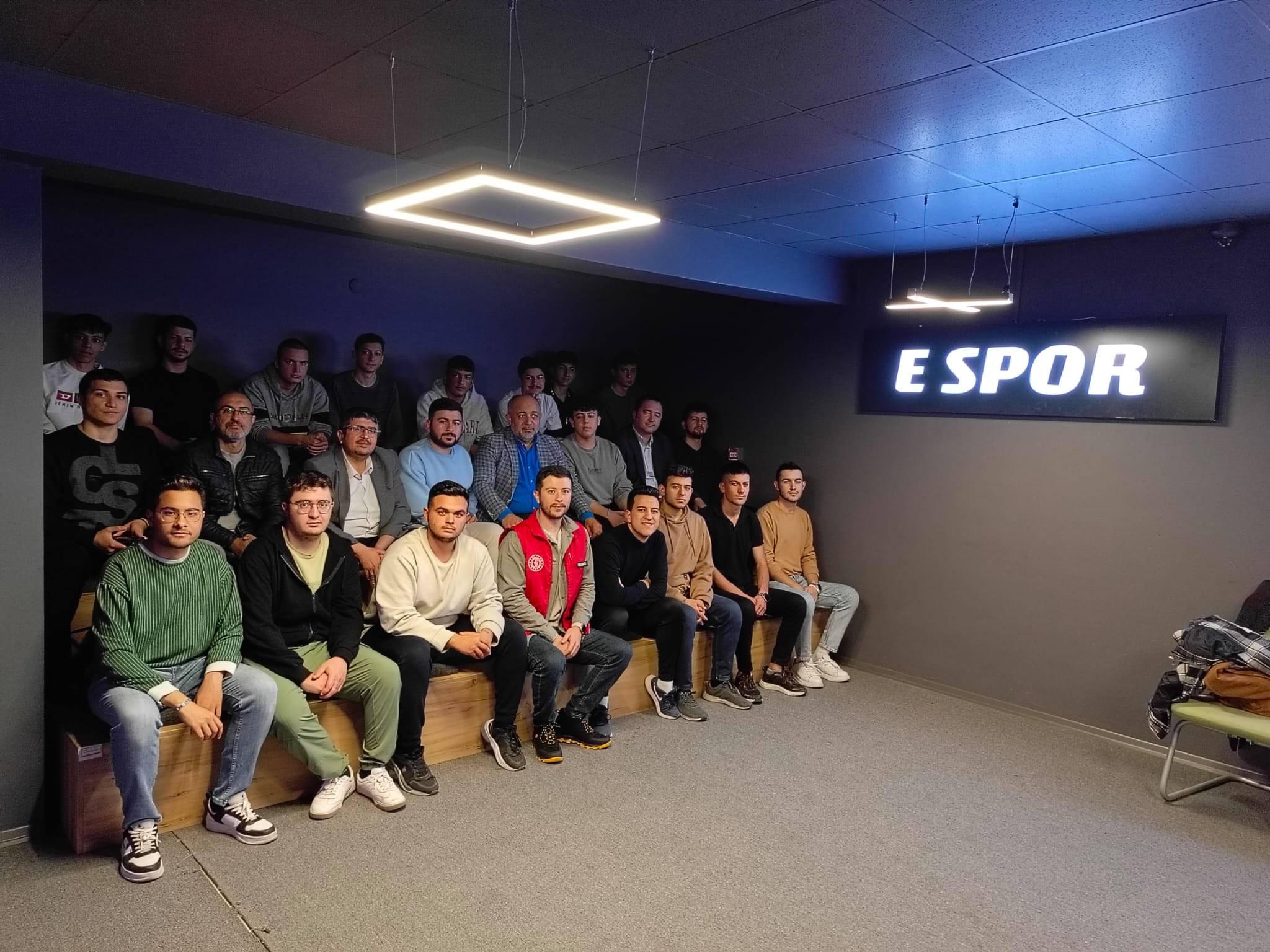 Gençlik Merkezi’nde E-Spor Rüzgarı Esti