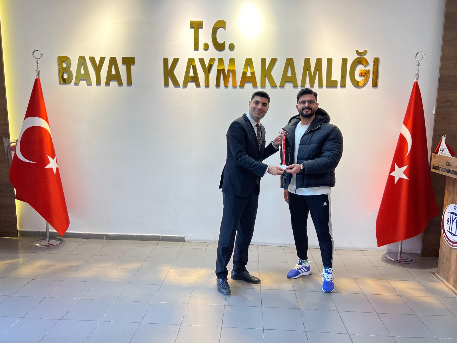 KAYMAKAM'DAN ÖĞRETMENLERE ÖDÜL