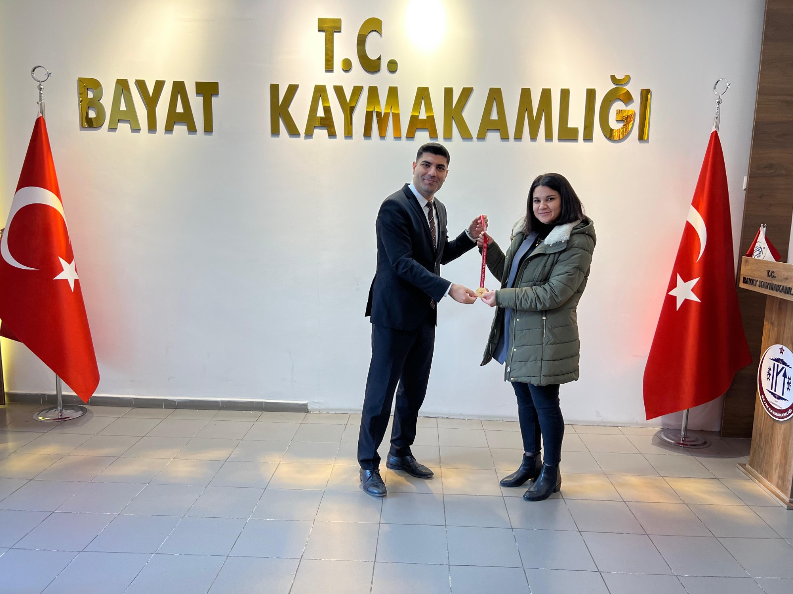 KAYMAKAM'DAN ÖĞRETMENLERE ÖDÜL