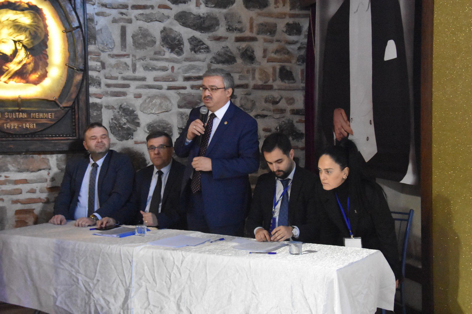 AK Partili Yurdunuseven Manisa'da Teşkilatla Bir Araya Geldi