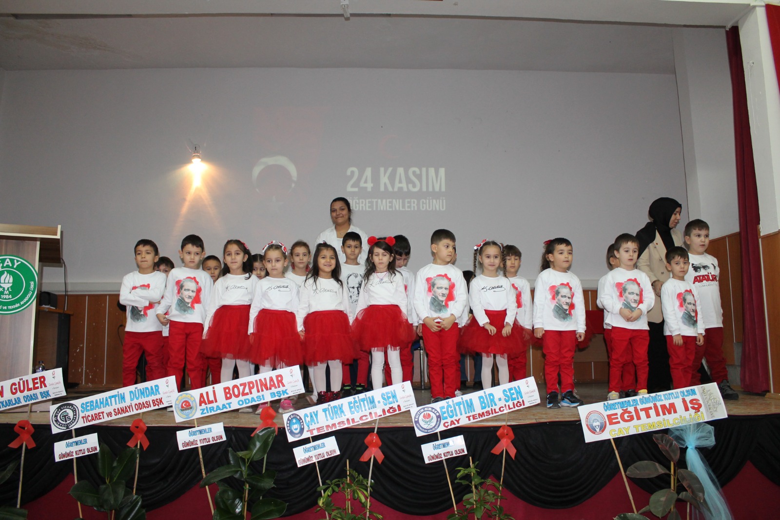 Çay'da 24 Kasım Öğretmenler Günü kutlandı: Program önemli etkinliklere sahne oldu