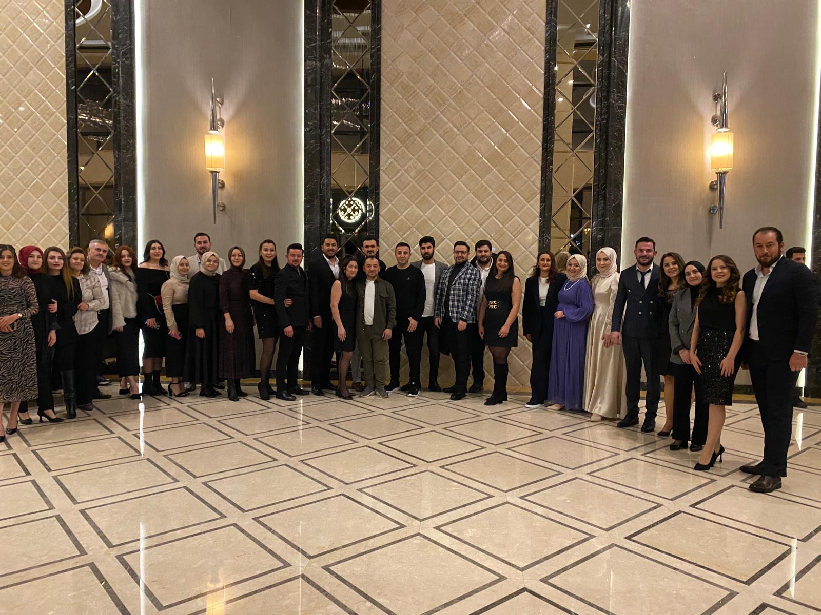 Pusula Eğitim Kurumu Öğretmenleri 24 Kasım’ı Akrones’te Coşkuyla Kutladı