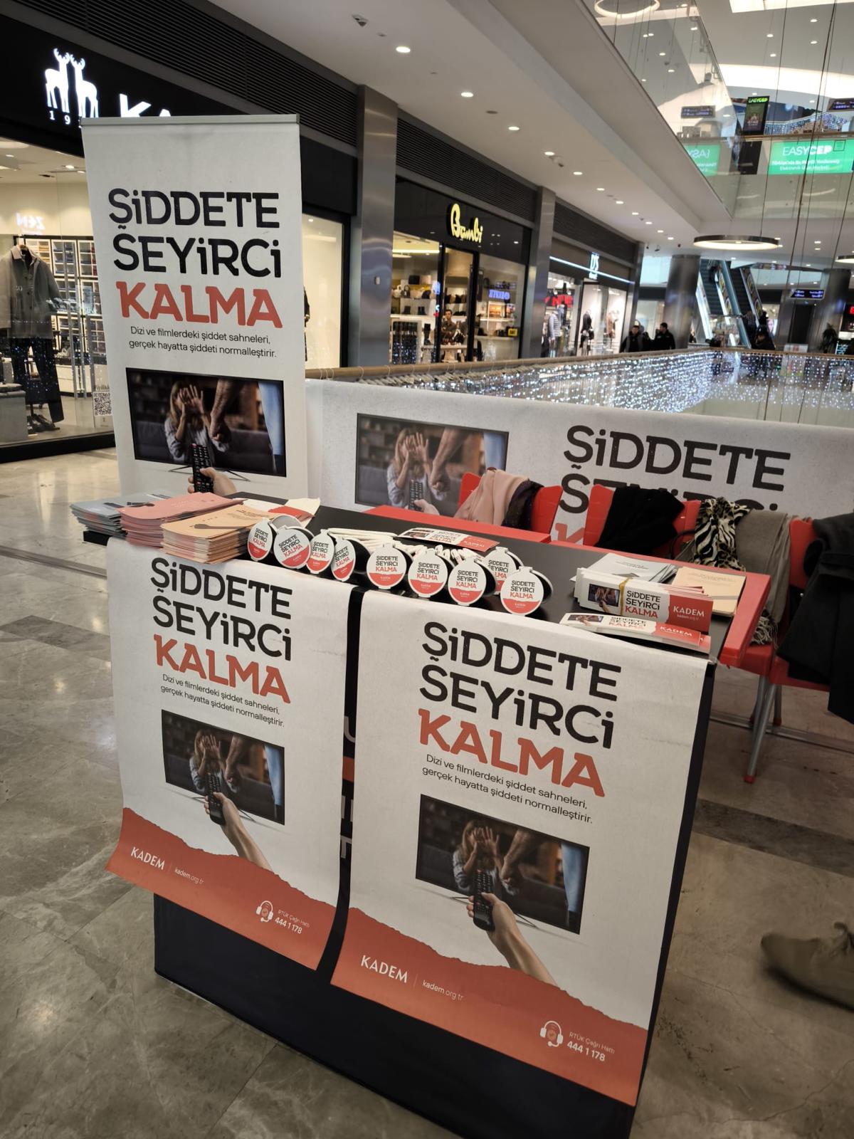 KADEM'den Şiddete Karşı Yeni Kampanya: "Şiddete Seyirci Kalma"