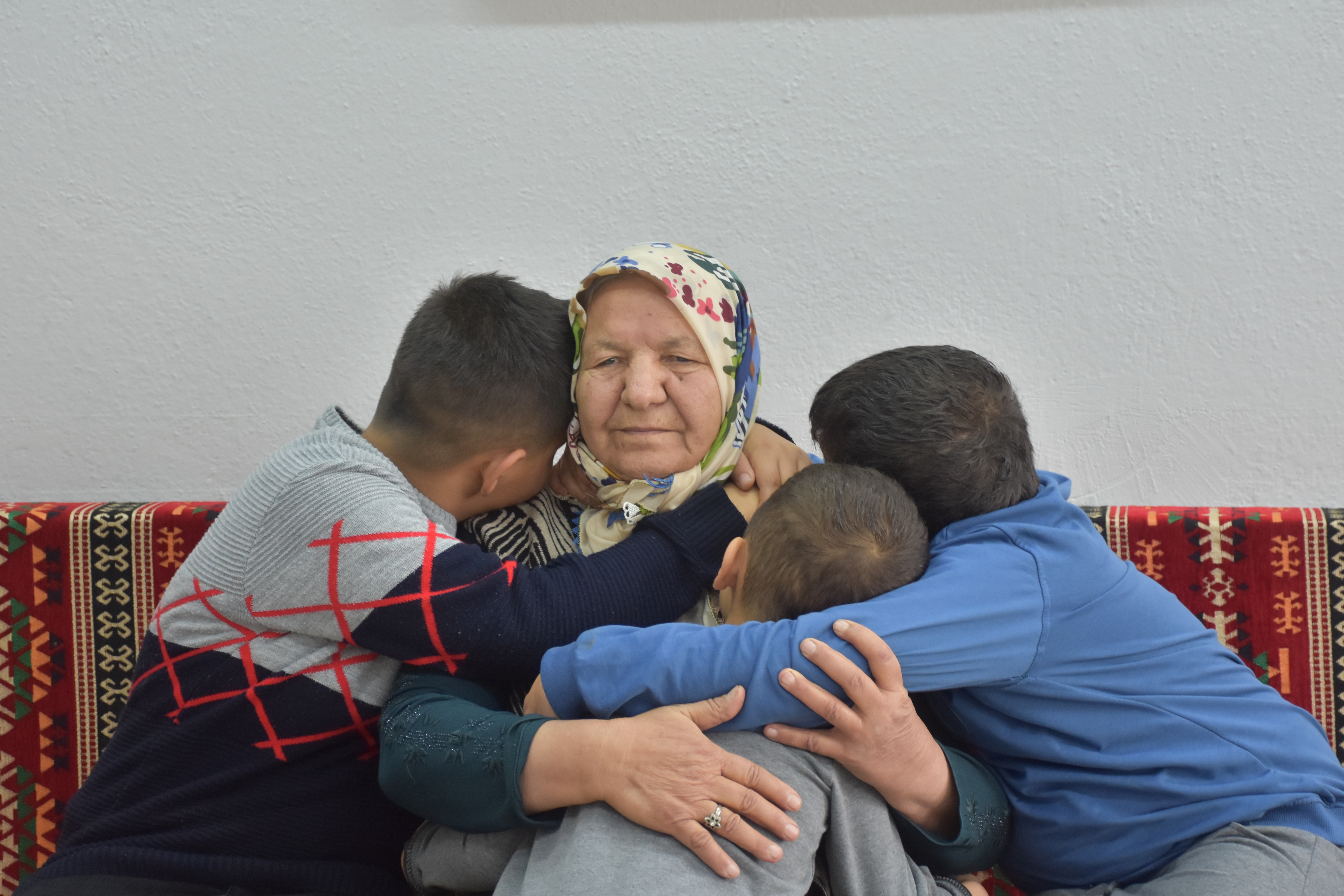 Afyonkarahisar'da 3 elti, 3 çocuğa koruyucu aile oldu: "Oğlumla aramdaki bağ, kan bağı değil, can bağı"