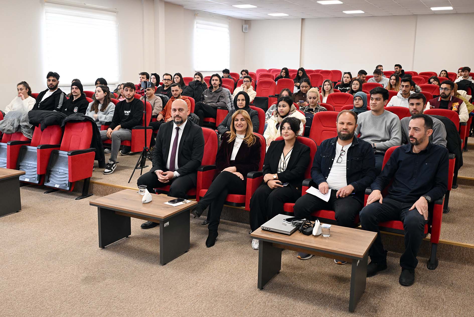 AFYON KOCATEPE ÜNİVERSİTESİNDE KONFERANS DÜZENLENDİ