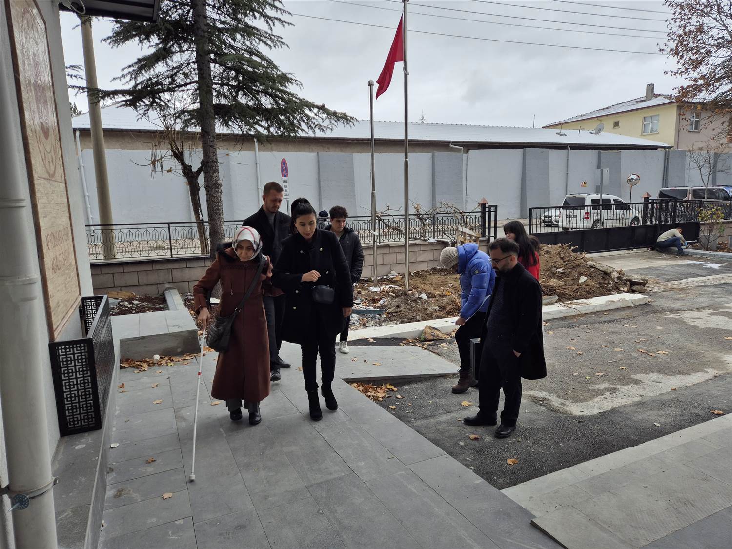 Afyon Barosu Engelli Bireyler İçin Adliye’de Keşif Yaptı