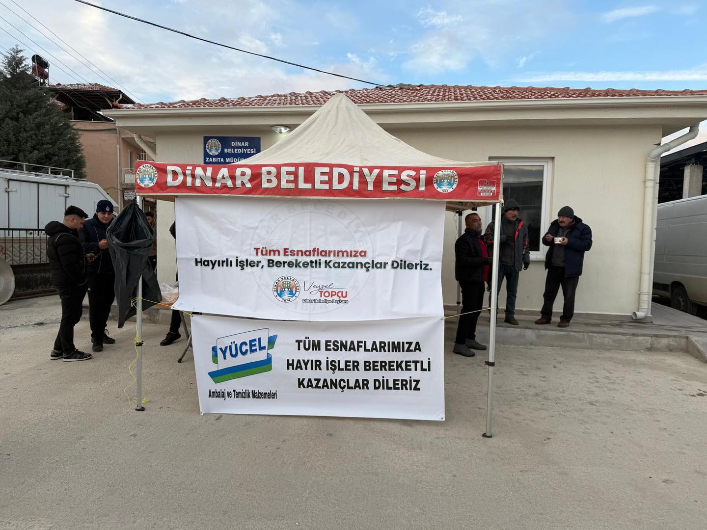 Pazarcı Esnafının Yüzünü Güldüren İkram