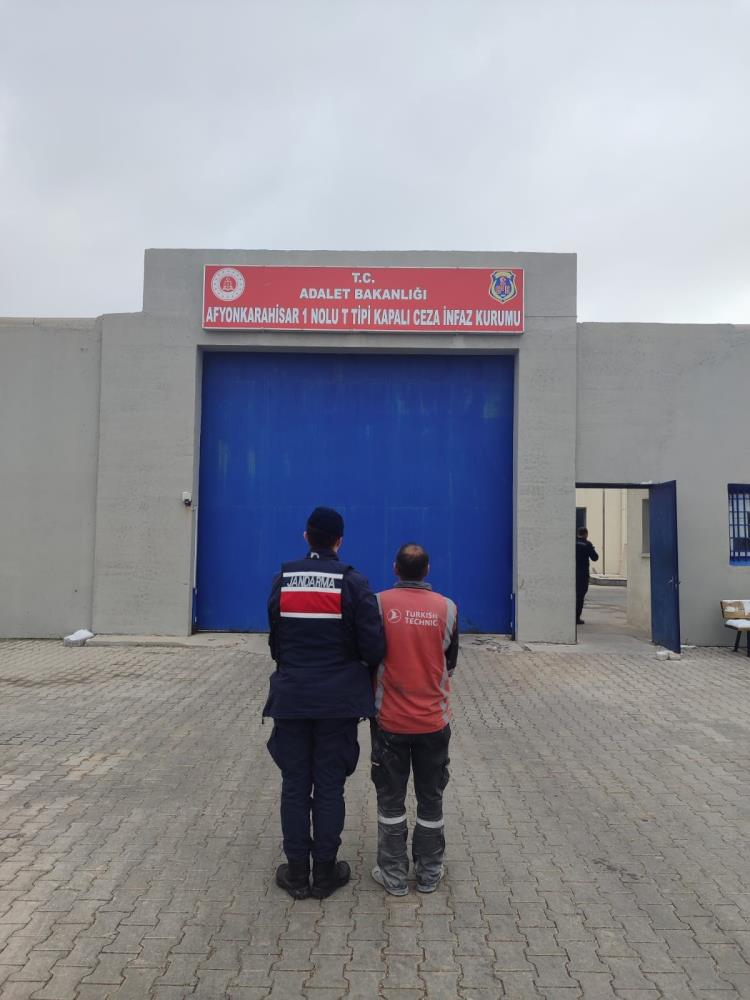 Jandarmadan Suçlulara Geçit Yok!  8 Yıl Kesinleşmiş Cezası Bulunan Hükümlü Yakalandı