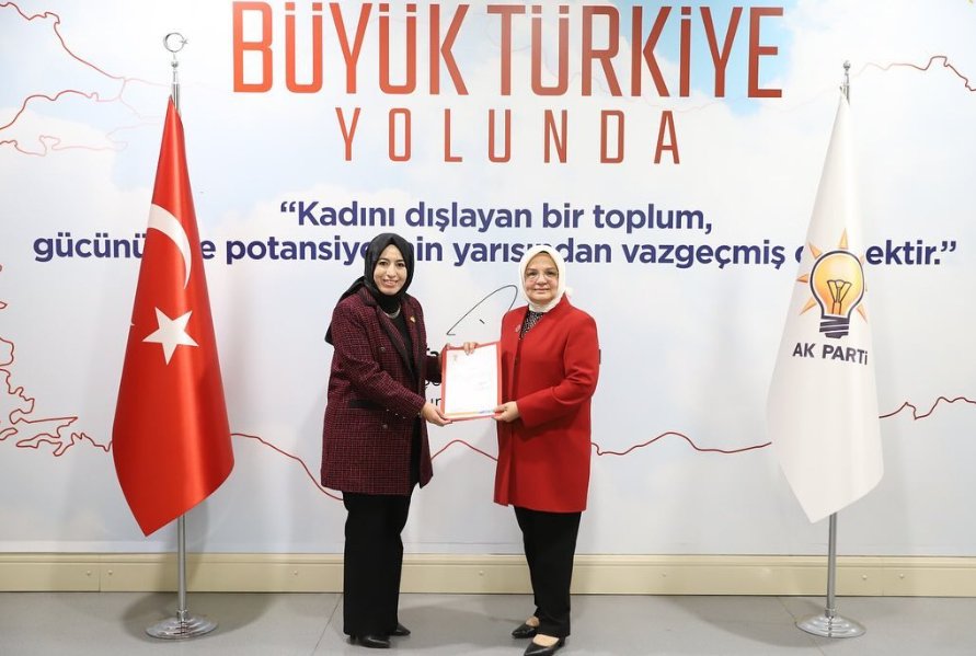 Dilek Hanım Çengel, AK Parti Afyonkarahisar İl Kadın Kolları Başkanlığı'na Atandı