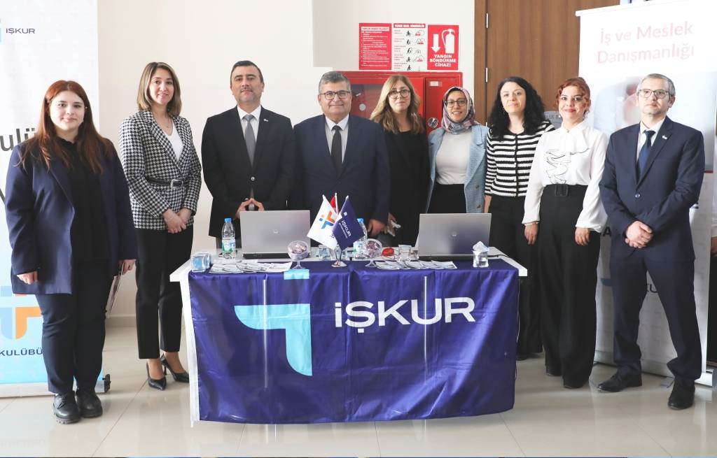 İŞKUR HİZMETLERİ VE YETENEK KAPISI BİLGİLENDİRME ETKİNLİĞİ GERÇEKLEŞTİ