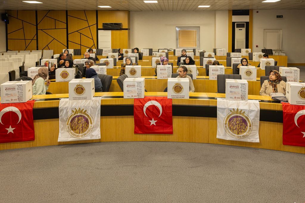 ÇÖLYAK HASTALARINA GLÜTENSİZ KOLİLER DAĞITILDI