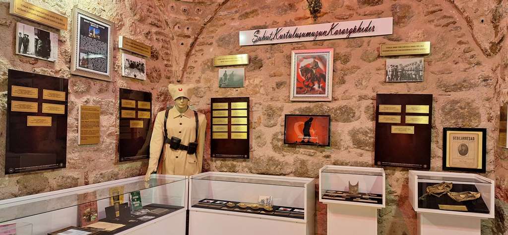 ŞUHUTLU ŞEHİT VE GAZİLER HATIRA MERKEZİ ZİYARETÇİLERİNİ AĞIRLAMAYA DEVAM EDİYOR