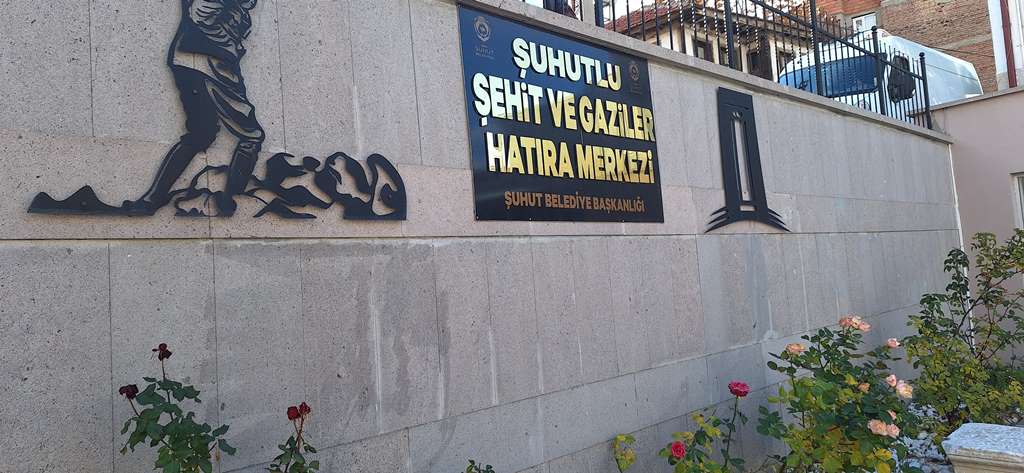 ŞUHUTLU ŞEHİT VE GAZİLER HATIRA MERKEZİ ZİYARETÇİLERİNİ AĞIRLAMAYA DEVAM EDİYOR
