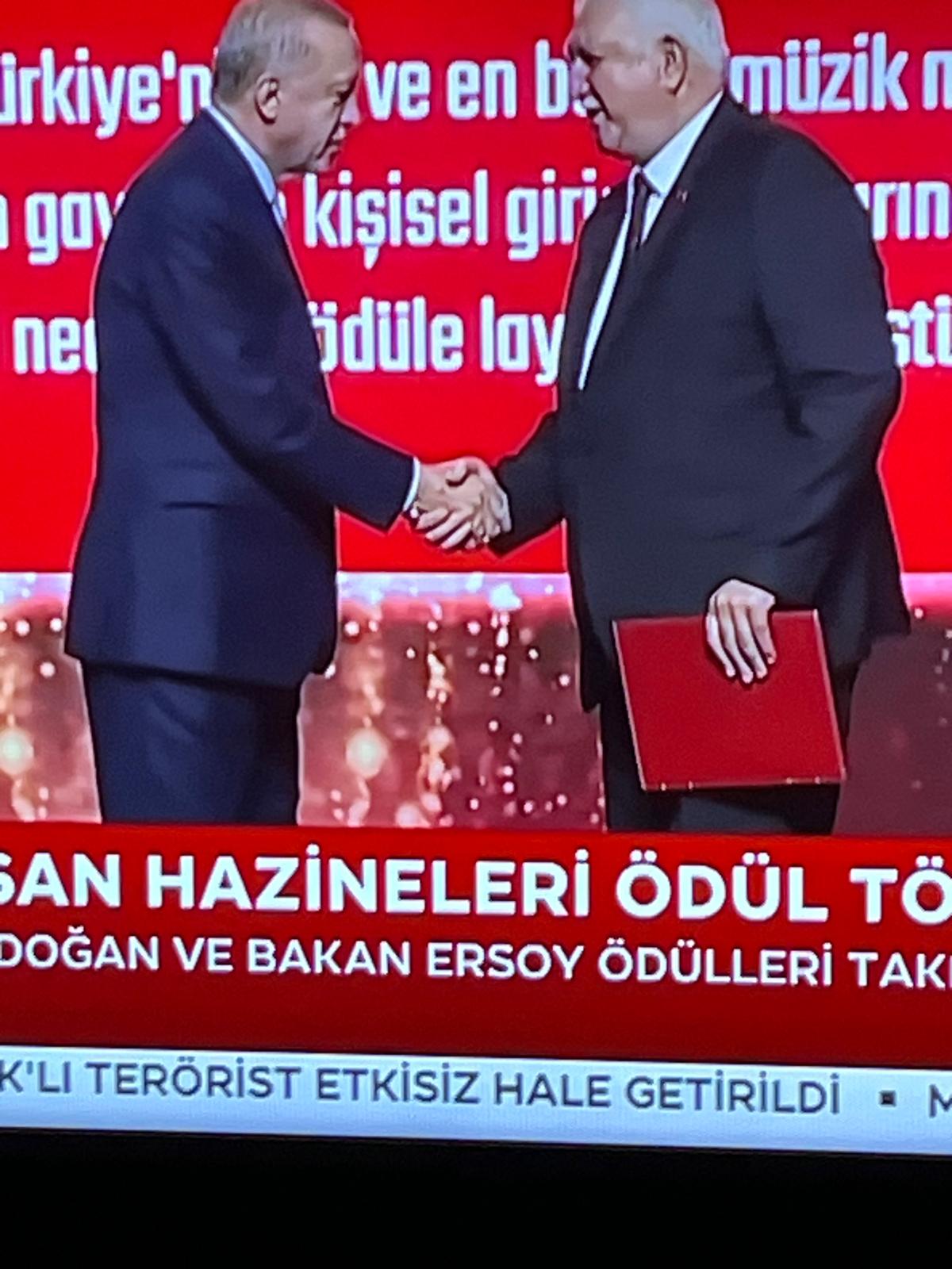 Cumhurbaşkanı Erdoğan'dan, Alimoğlu'na özel ödül