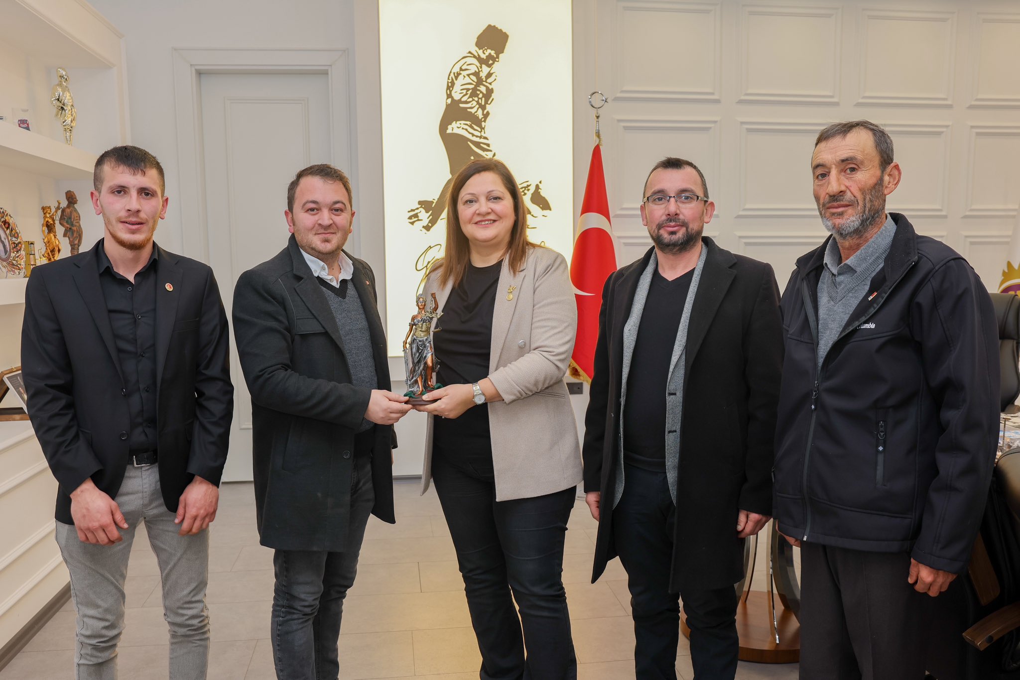CHP Çay İlçe Başkanlığı’ndan Başkan Köksal’a Ziyaret: Başkan Köksal, Ziyaret İçin Teşekkür Etti