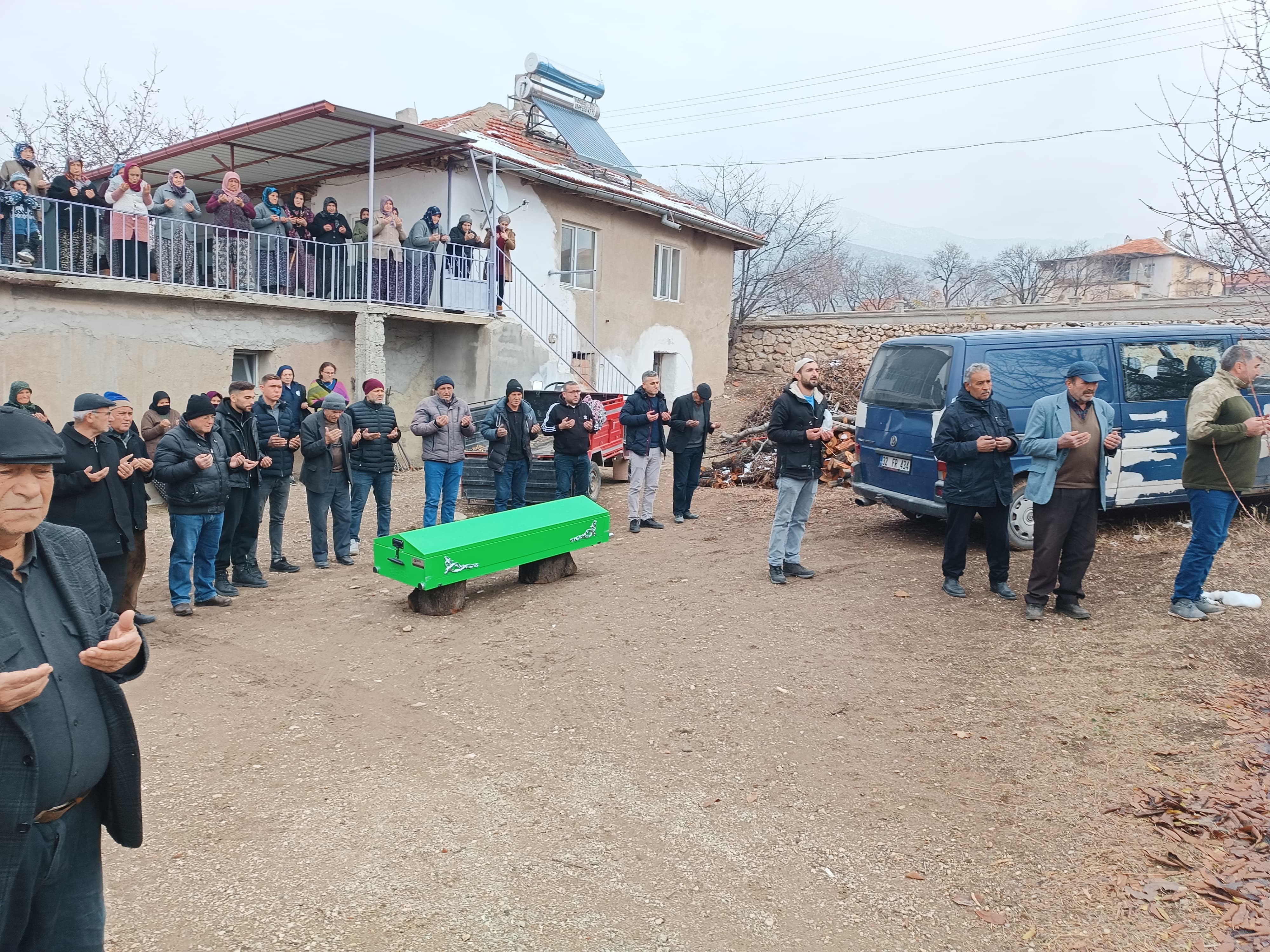 109 Gün Süren Arama Talihsiz Sonuçla Bitti!  Kayıp Alzheimer Hastası Yaşlı Kadının Kemikleri Defnedildi