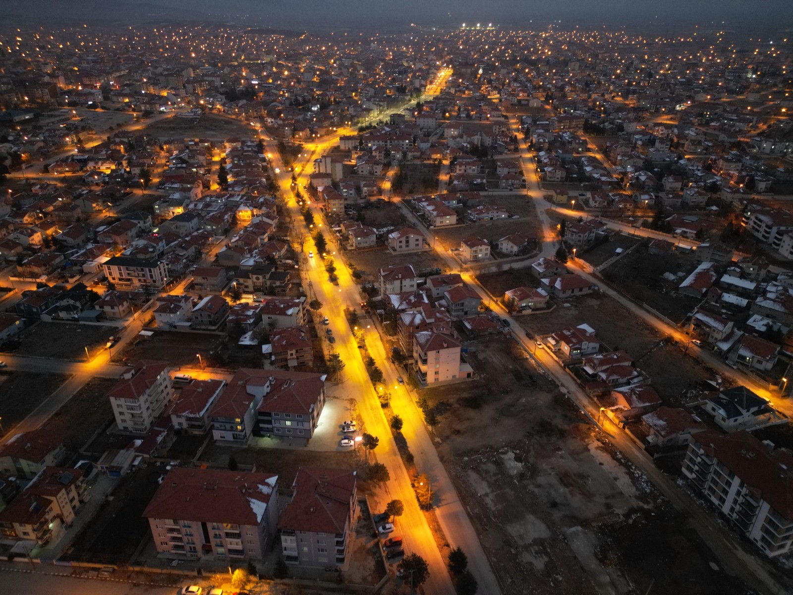 Geceye Damga Vuran Görüntü! Işıklar içindeki ilçe havadan görüntülendi