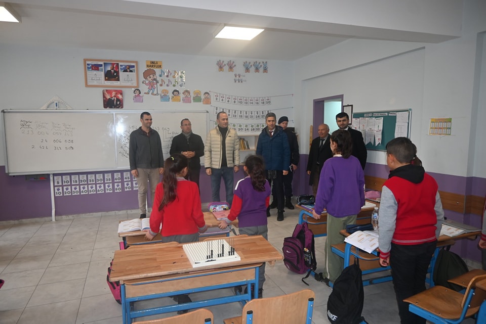 Minik Kalplere Dokunan Ziyaret  Kaymakam Topuz Karamık’ta