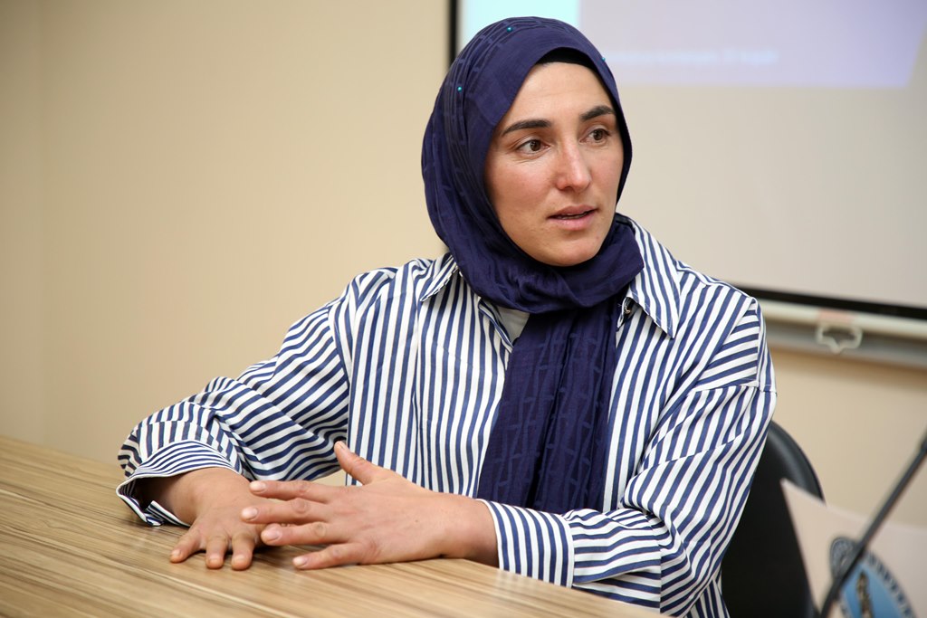 TURİZM FAKÜLTESİNDE AYŞE EKİZ İLE AFYON YEMEKLERİ KONUŞULDU