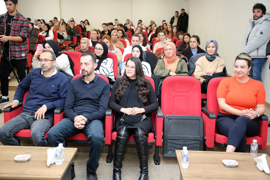 TURİZM FAKÜLTESİNDE AYŞE EKİZ İLE AFYON YEMEKLERİ KONUŞULDU