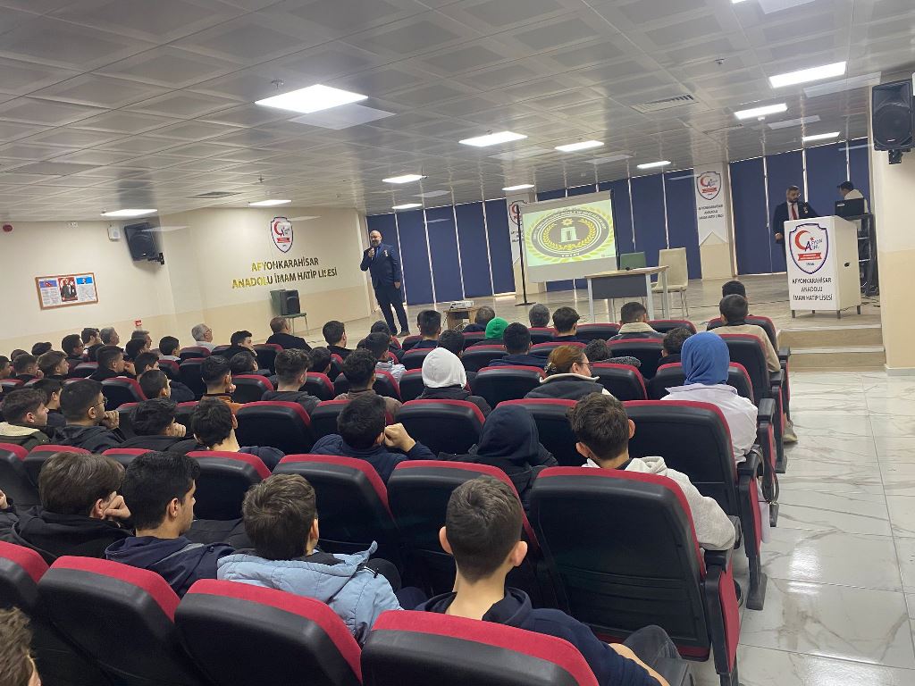 15 TEMMUZ ŞEHİTLİK VE GAZİLİK TEMALI KONFERANS GERÇEKLEŞTİ