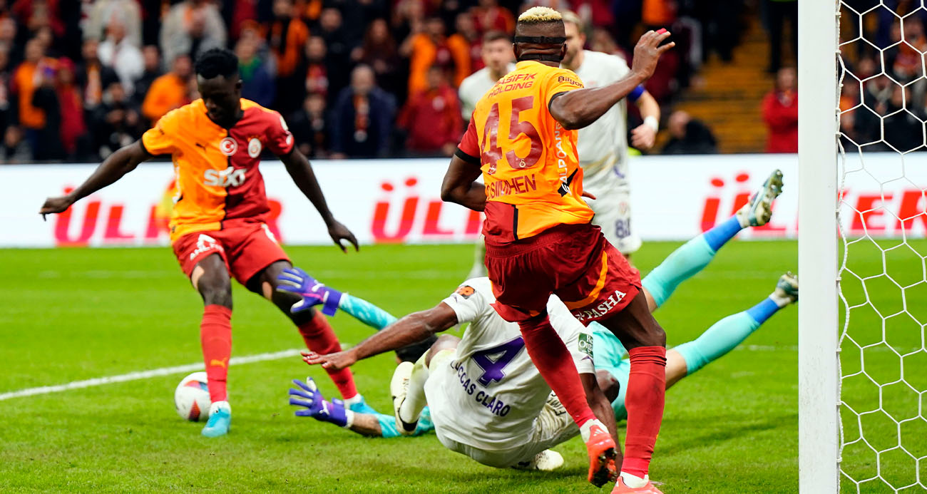 GALATASARAY EVİNDE PUAN KAYBETTİ