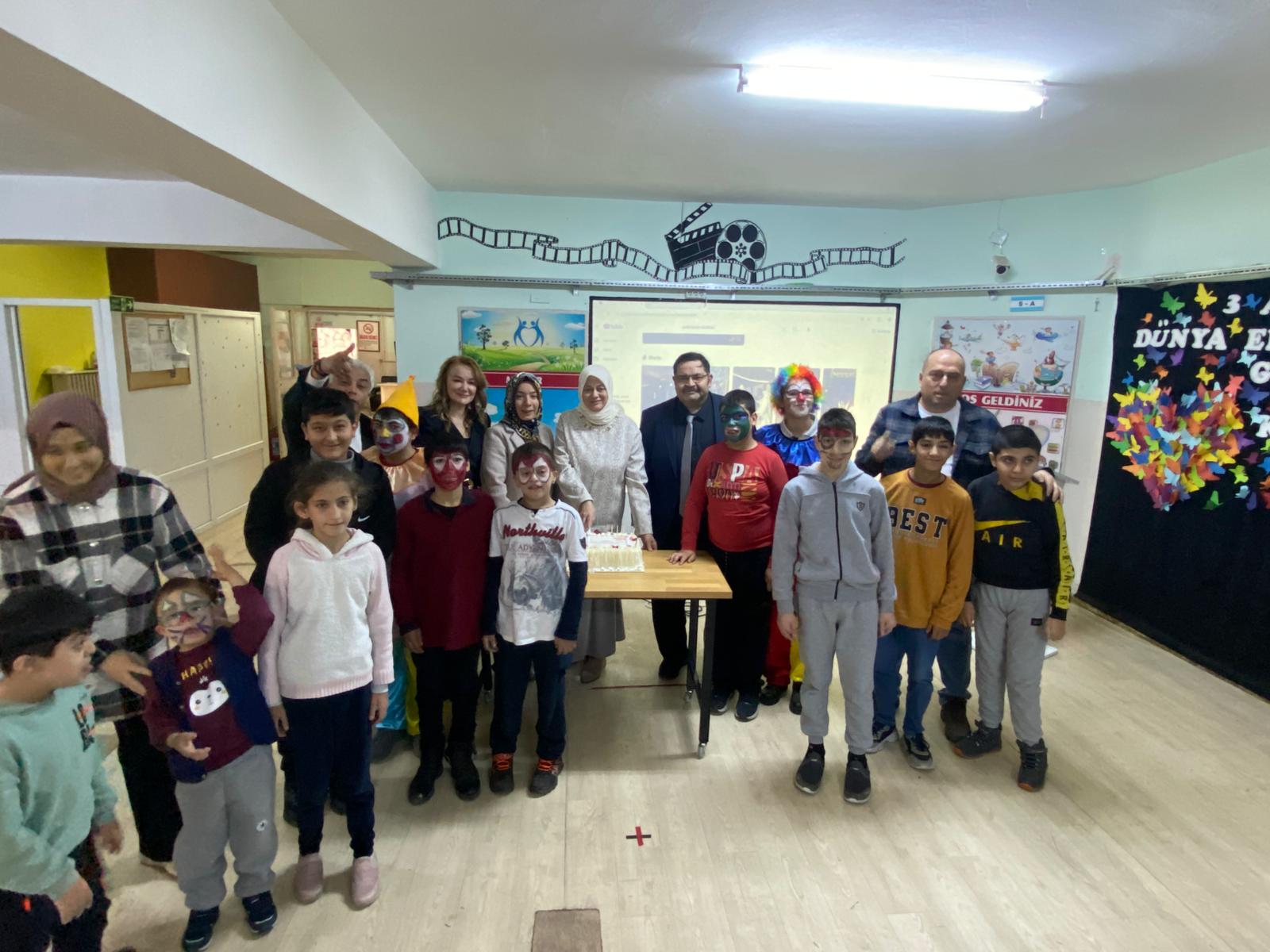 Eğitim Bir-Sen Kadın Komisyonu, Özel Eğitim Kurumlarını Ziyaret Etti