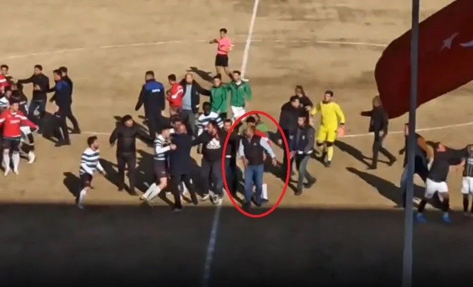 Afyonkarahisar'da Futbol Sahası Savaş Alanına Döndü