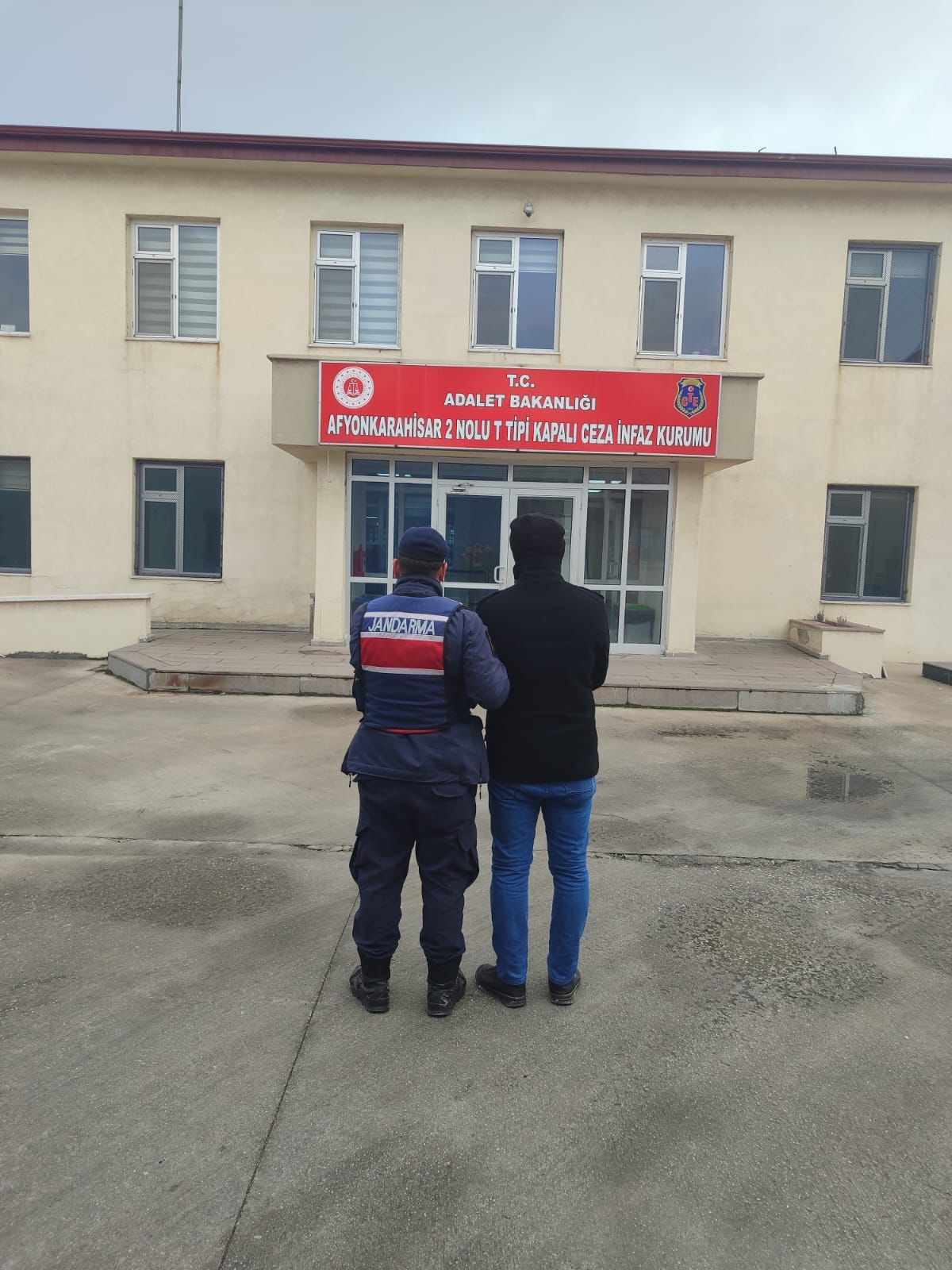 Afyonkarahisar’da Kaçak 2 Şahıs Jandarma Tarafından Yakalandı