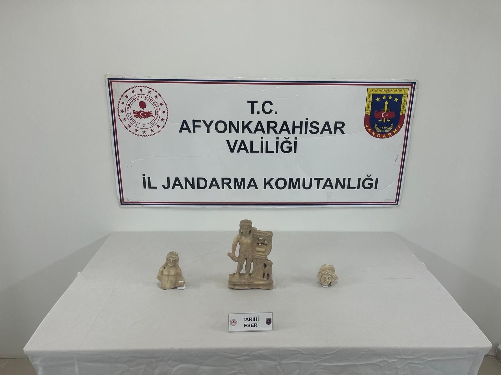 Afyonkarahisar’da Roma Dönemine Ait Heykeller Ele Geçirildi