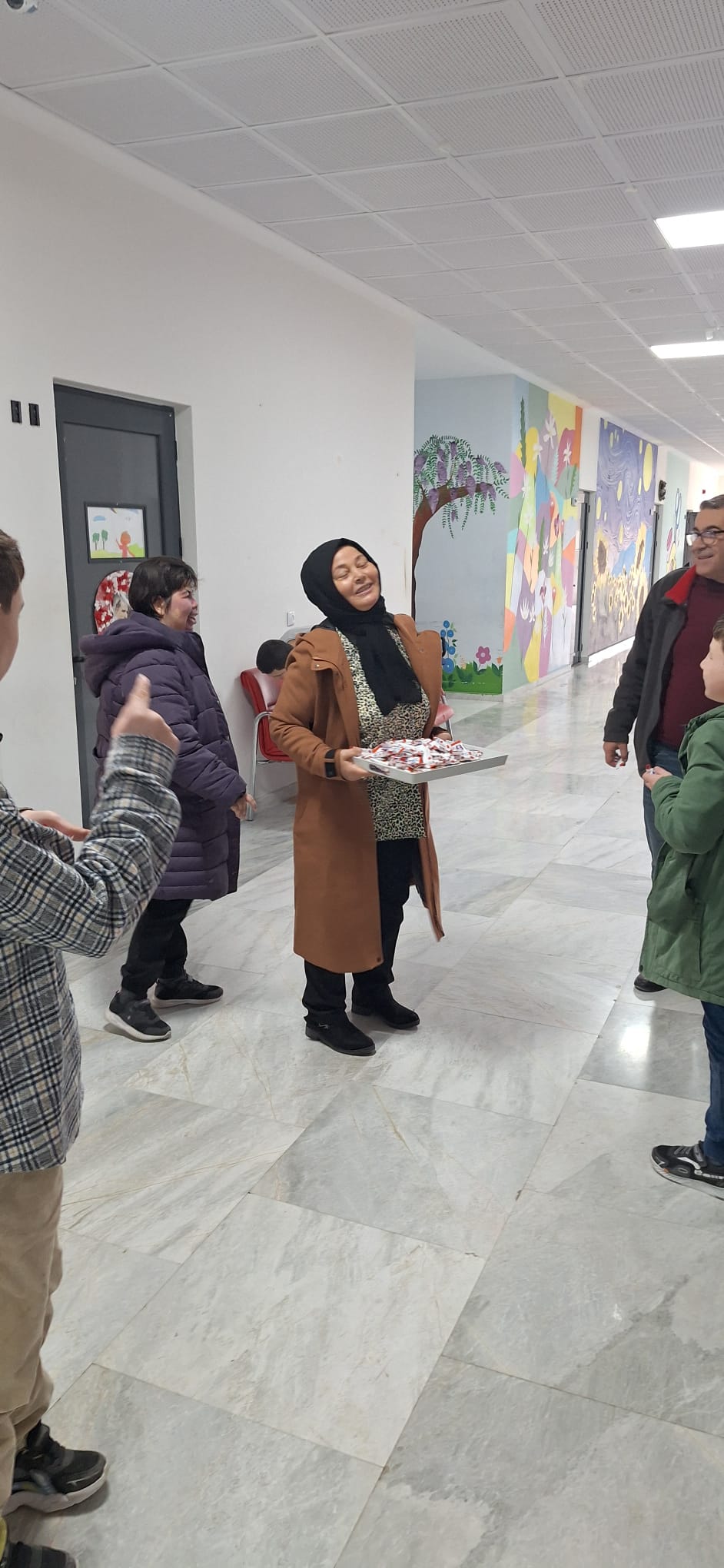 Ağır Düzey Zihinsel Engelli Yardım Derneği Başkanı Özkan’dan Anlamlı Ziyaret: “Engelleri SEVGİYLE Aşabiliriz”