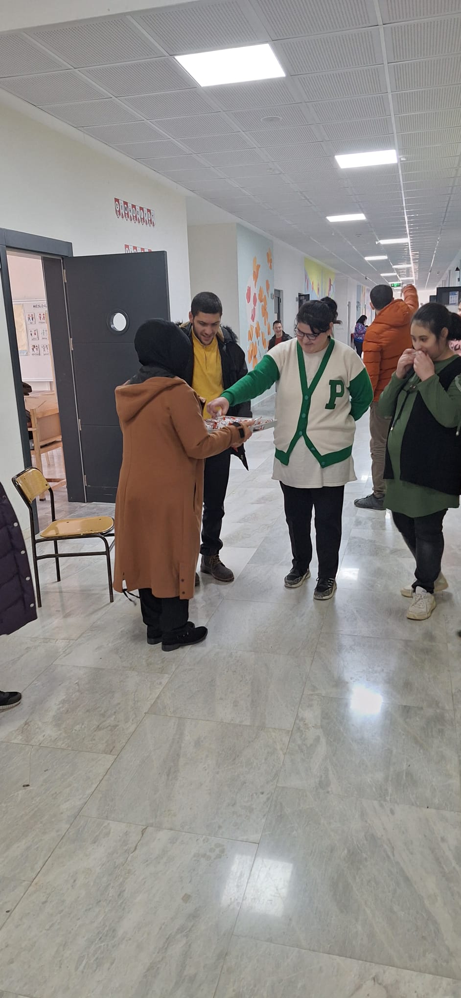Ağır Düzey Zihinsel Engelli Yardım Derneği Başkanı Özkan’dan Anlamlı Ziyaret: “Engelleri SEVGİYLE Aşabiliriz”